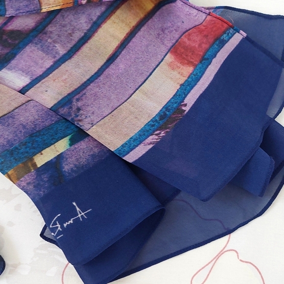 Anu Raina Toronto Skyline silk scarf - Picture 4 of 8